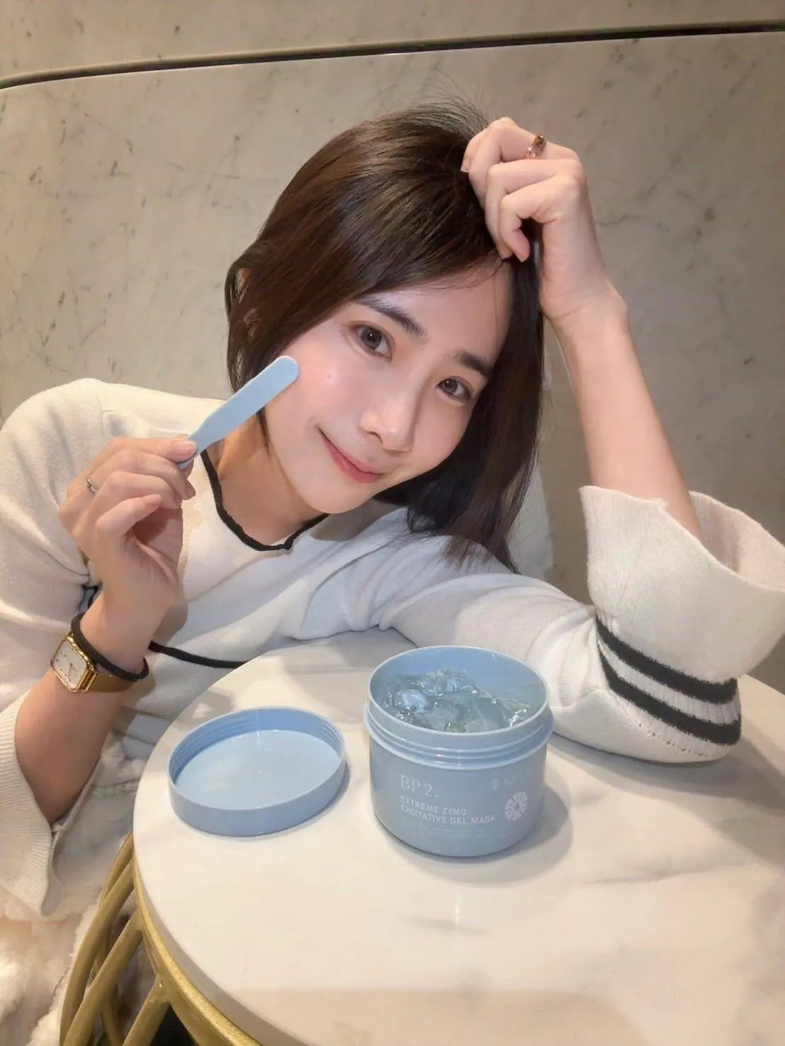 很有感肌肤细致透亮了许多，肌肤的保湿度也大大提升｜宝艺冻膜评价心得